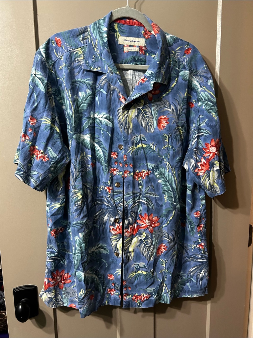 Tommy Bahama camo shirt Blue Tropical Floral Short-Sleeve Button-Up 💯 silk